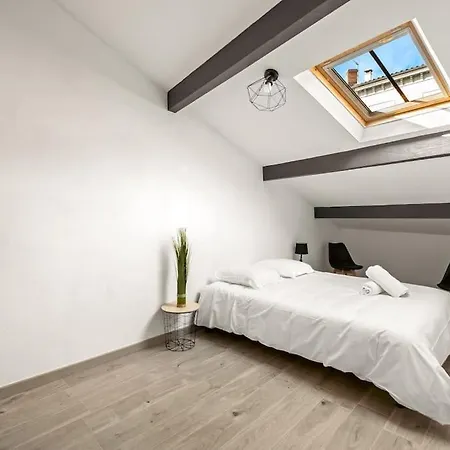 Cosy Proche De La Gare Apartment *